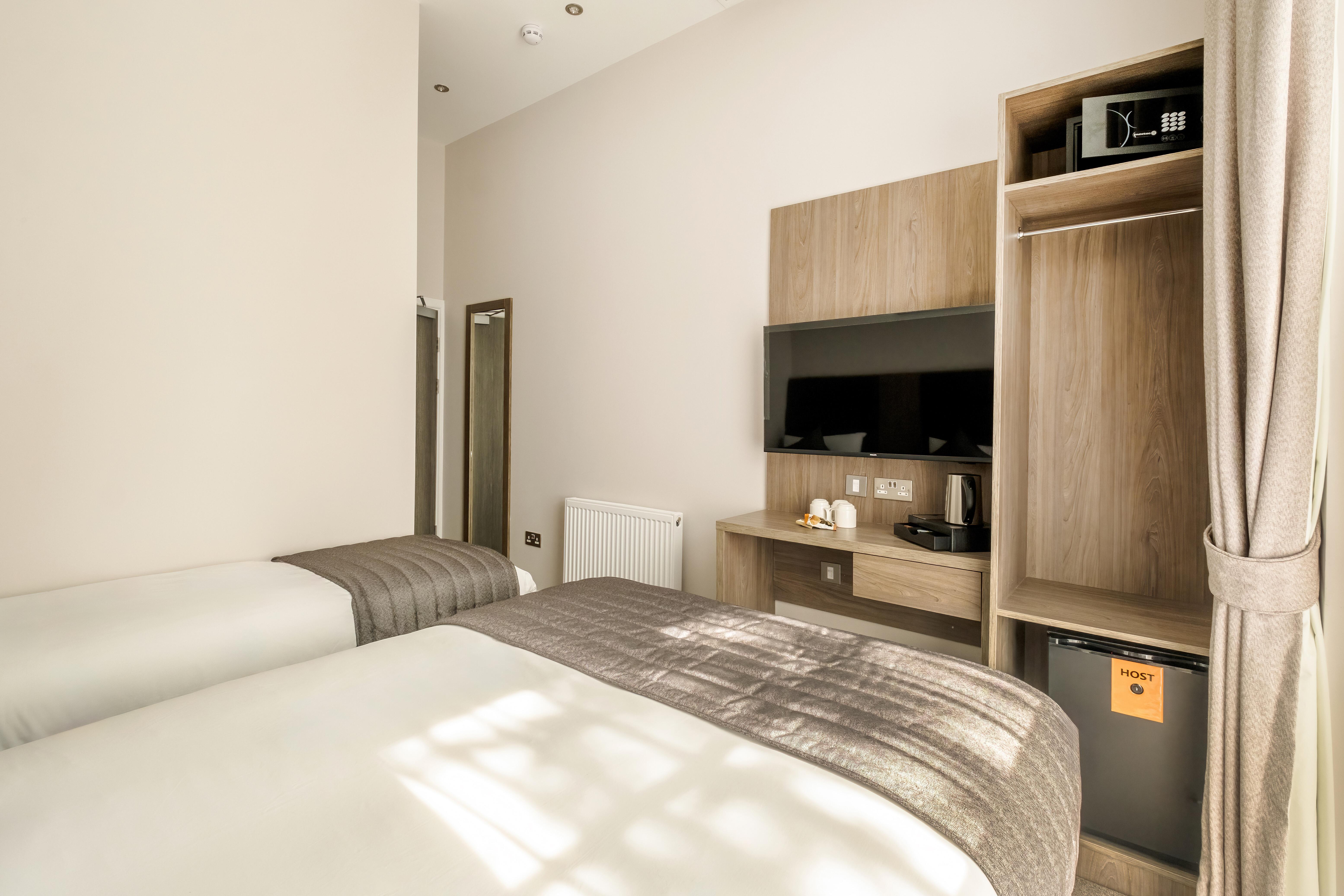 Reem Hotel London Bagian luar foto