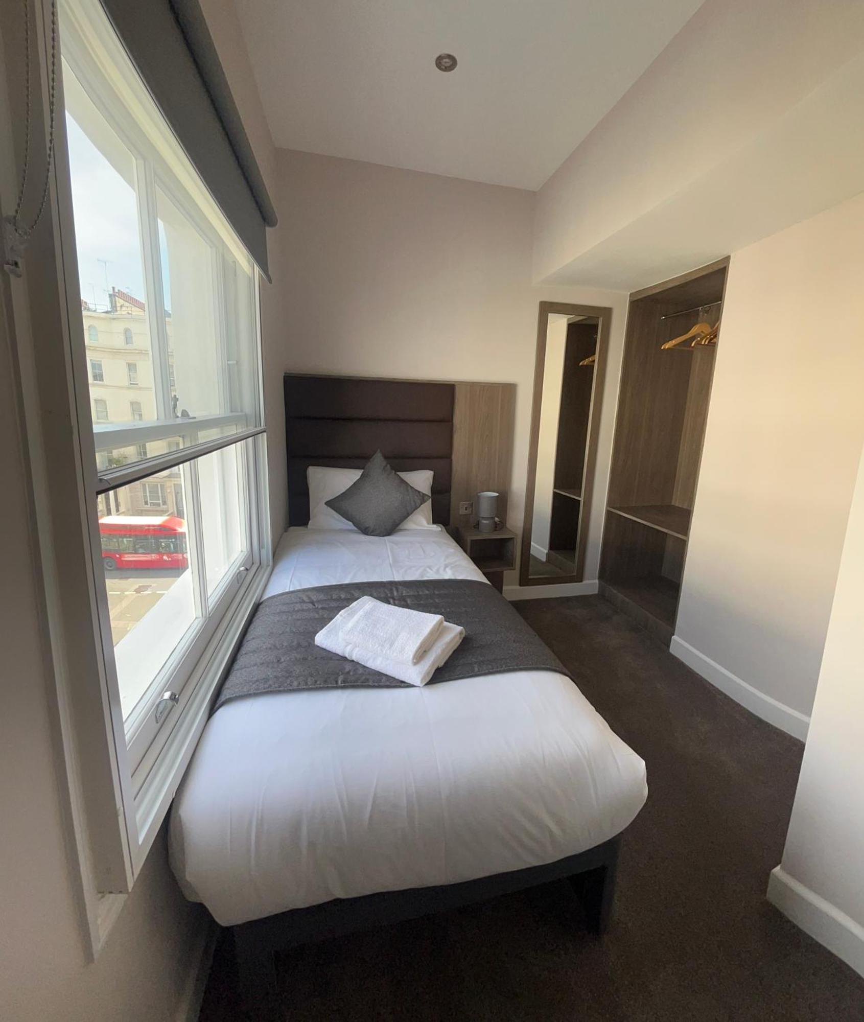 Reem Hotel London Bagian luar foto