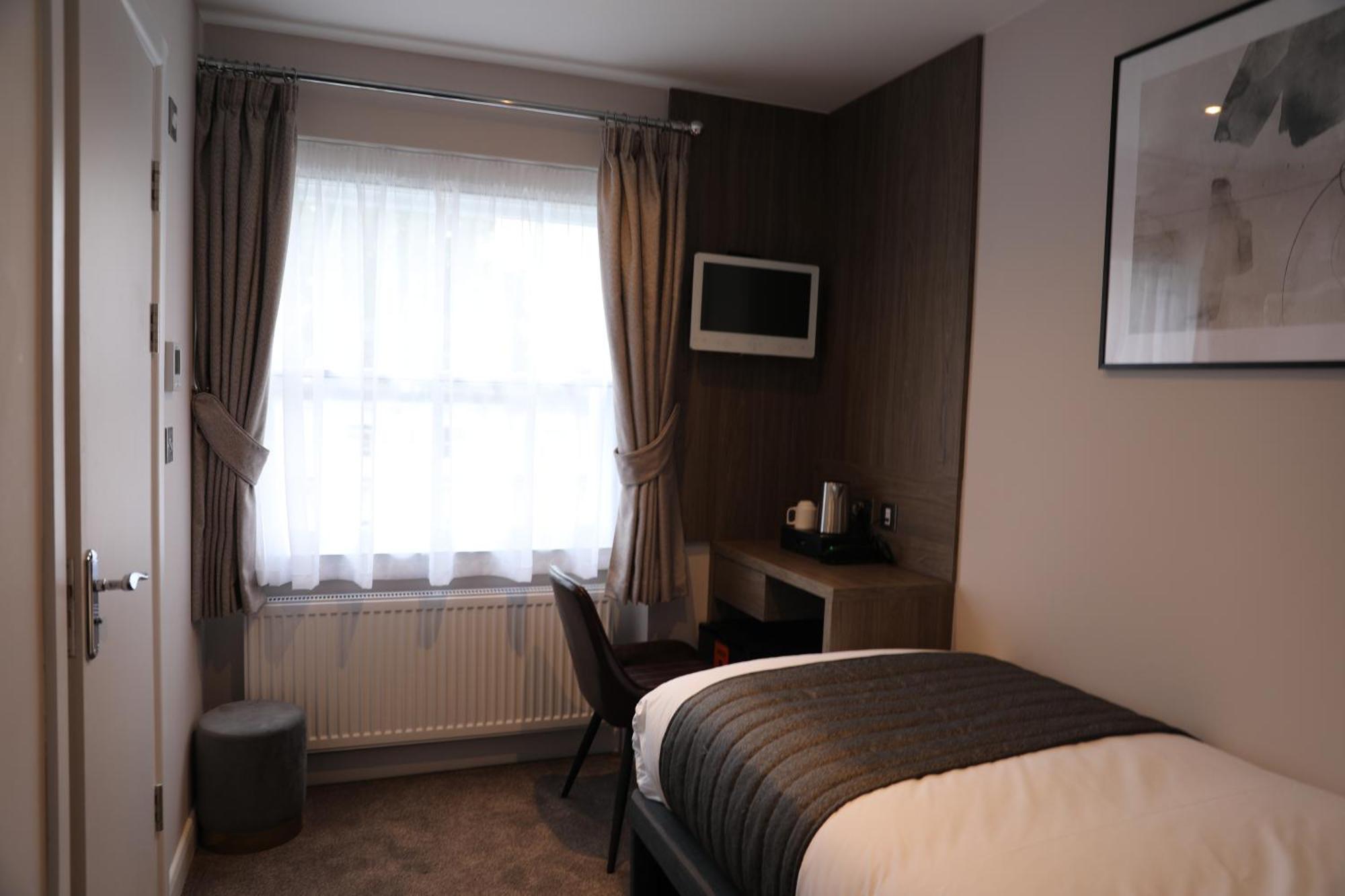 Reem Hotel London Bagian luar foto
