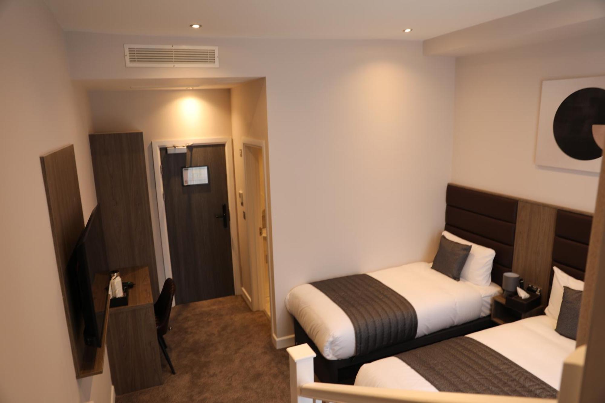 Reem Hotel London Bagian luar foto
