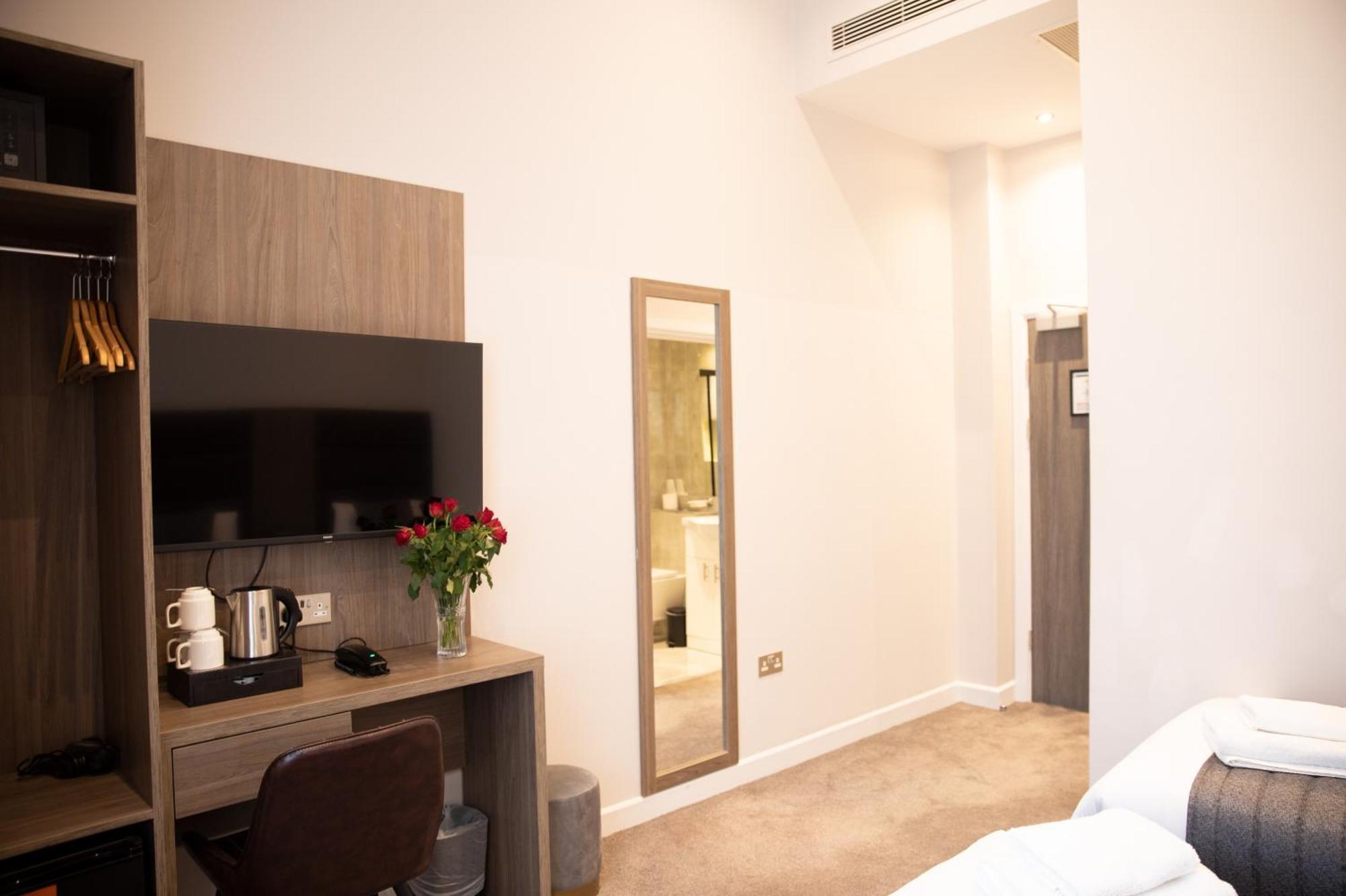 Reem Hotel London Bagian luar foto