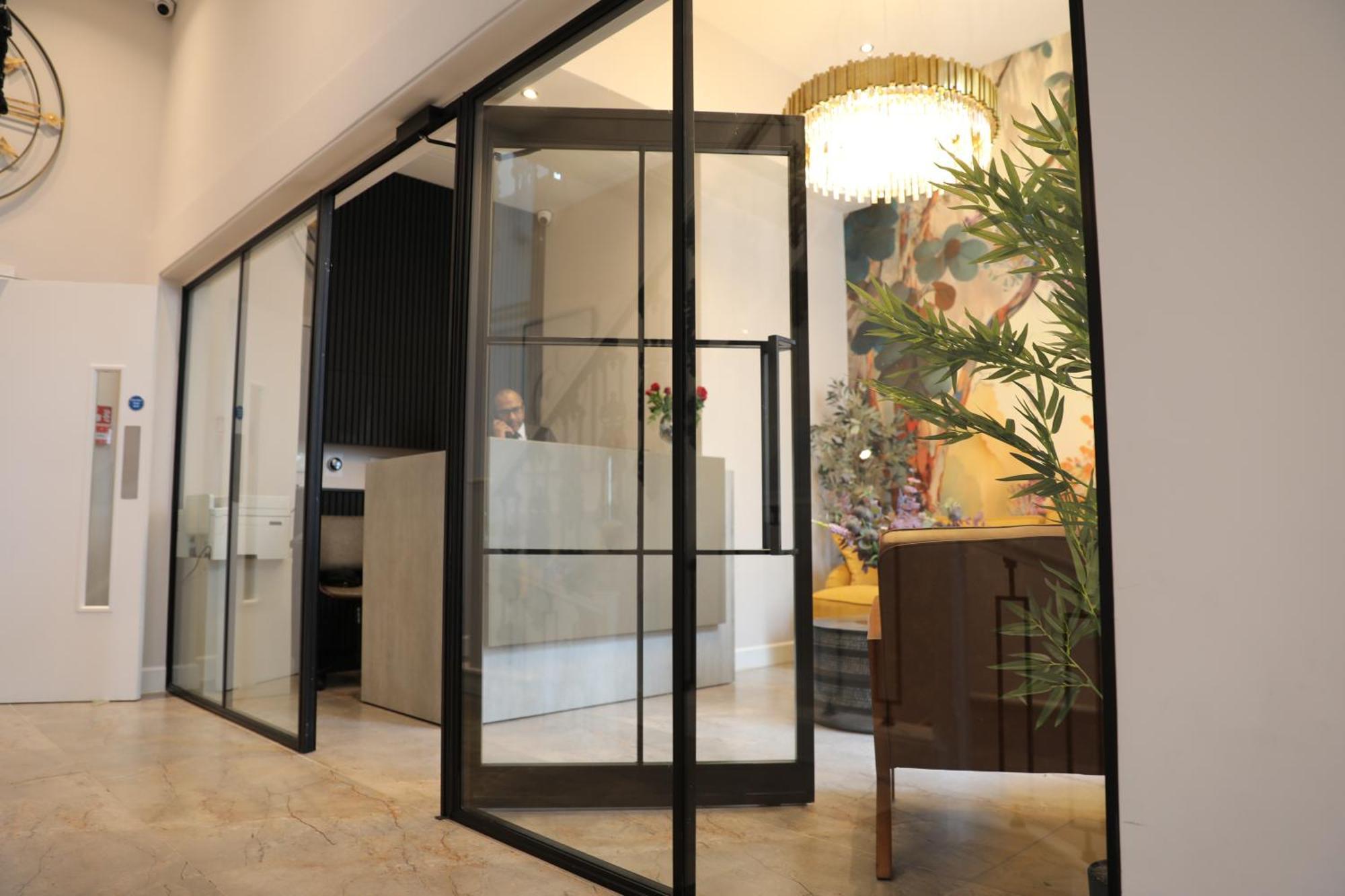 Reem Hotel London Bagian luar foto